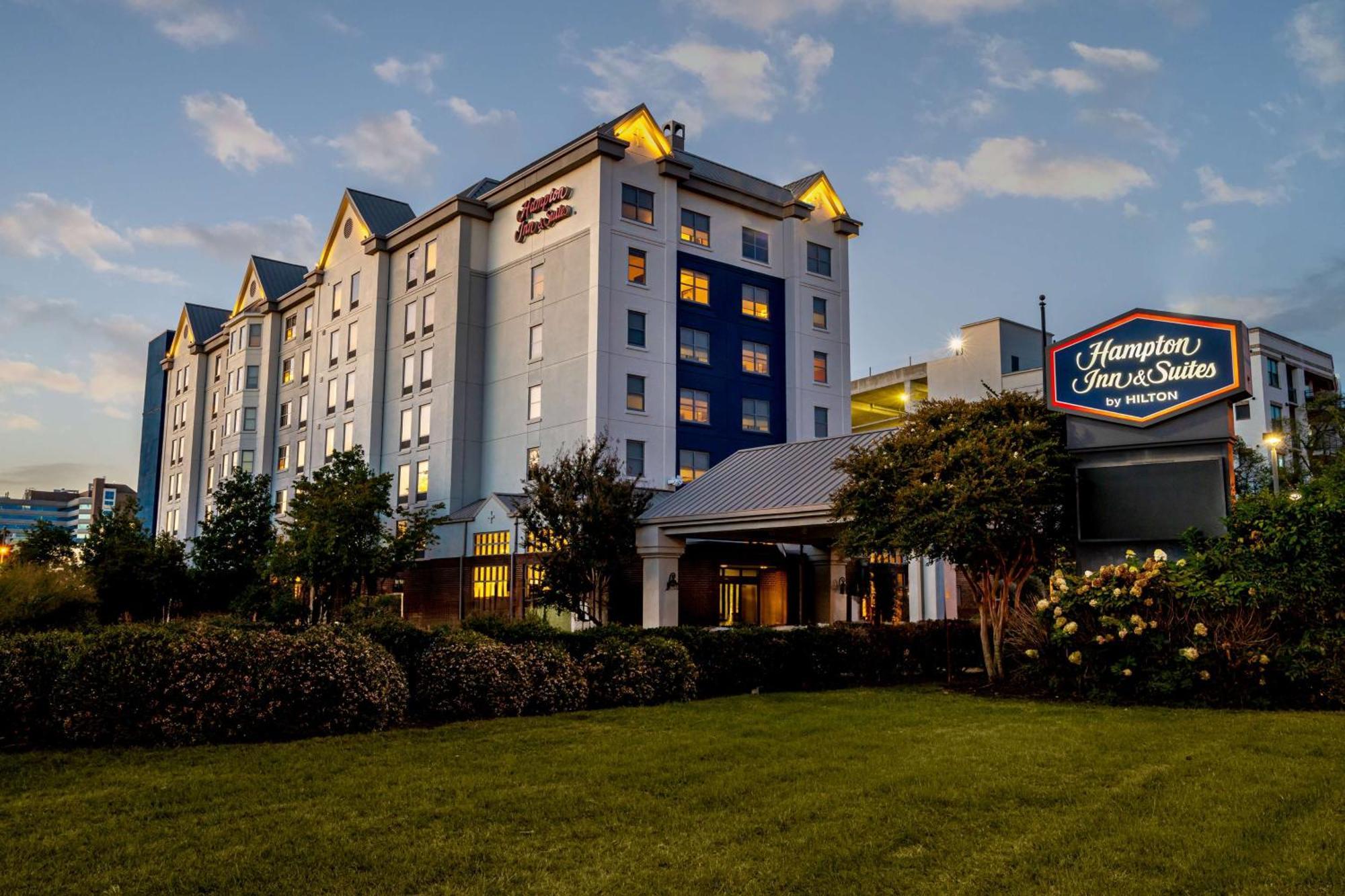 Hampton Inn & Suites Nashville-Vanderbilt-Elliston Place Exterior photo